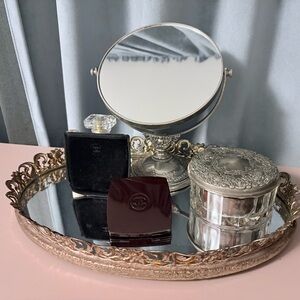 CHANEL LIMITED EDITION | MIROIR DOUBLE FACETTES in ROUGE NOIR